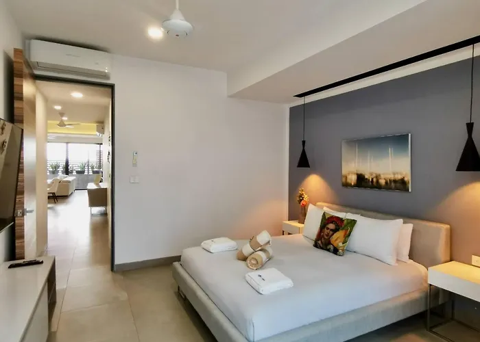 Icono 103 By Guys Riviera